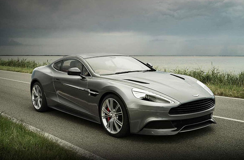Aston Martin atsauc 17 590 automašīnas